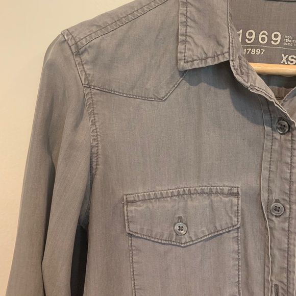 GAP 1969 100% Tencel Button Down - Picture 4 of 7